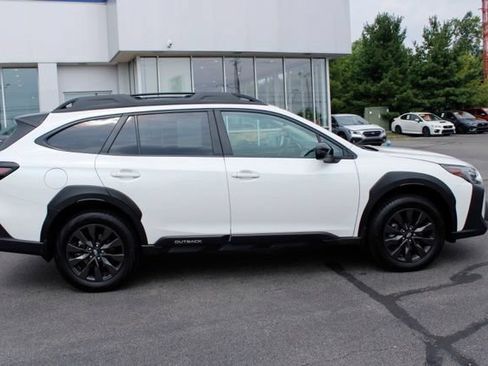 Used 2025 Subaru Outback Onyx Edition AWD/4WD image 2
