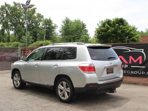 Used 2011 Toyota Highlander Limited image 3