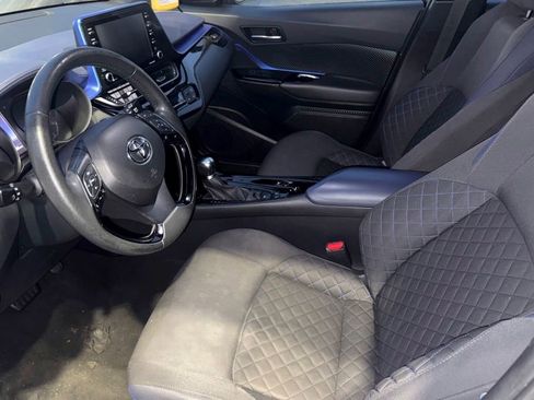 Used 2021 Toyota C-HR XLE image 7