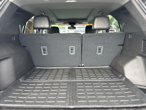Used 2022 Chevrolet Equinox Premier FWD image 32