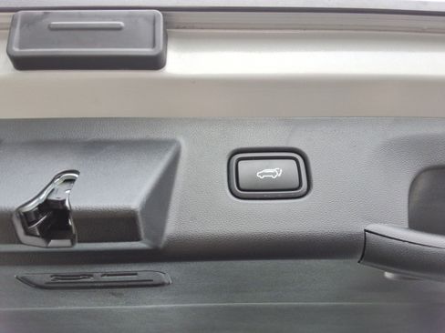 Used 2023 Hyundai Tucson Limited image 23