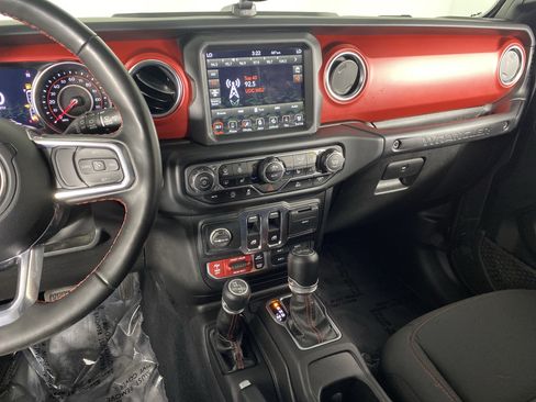 Used 2022 Jeep Wrangler Rubicon w/ Cold Weather Group AWD/4WD image 27