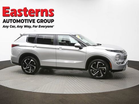 Used 2024 Mitsubishi Outlander SE image 45