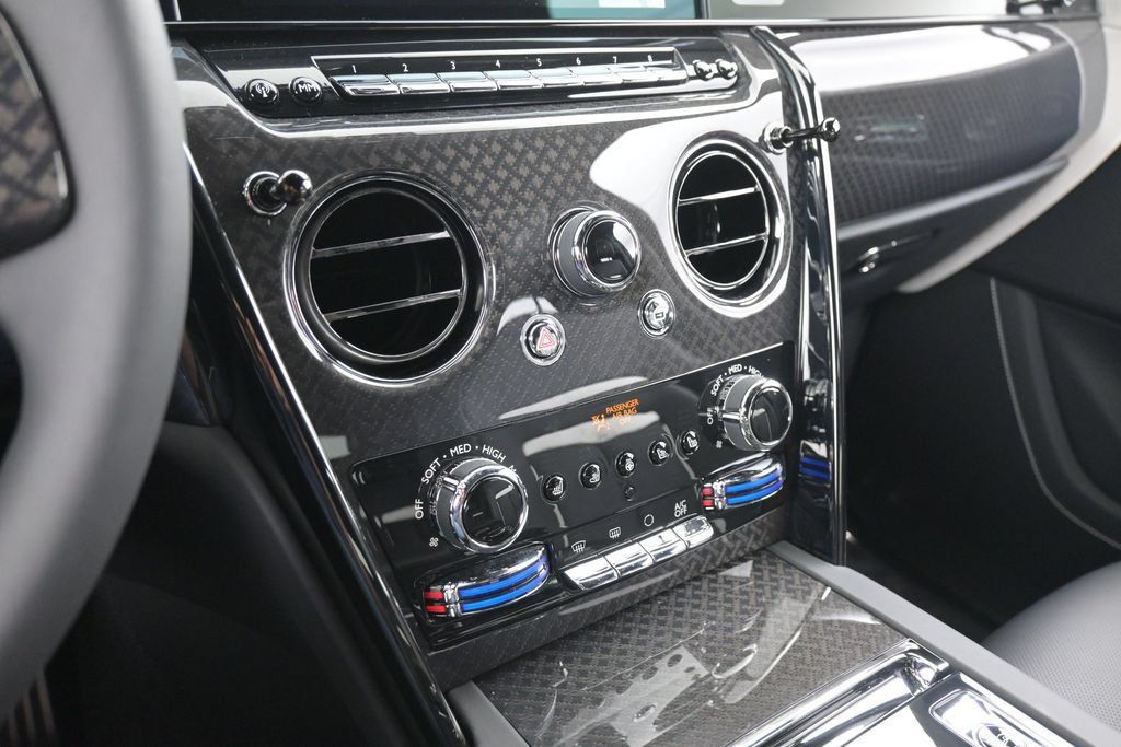 New 2027 Rolls-Royce Cullinan Black Badge AWD/4WD image 22
