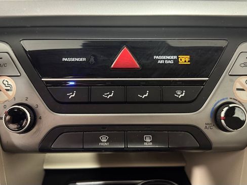 Used 2017 Hyundai Elantra SE FWD image 20