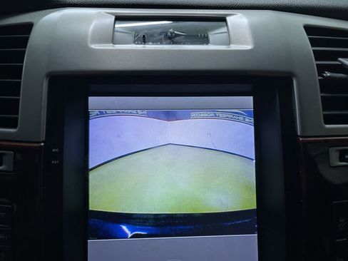 Used 2012 Cadillac Escalade Luxury image 22