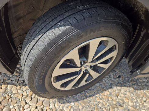 Used 2022 Subaru Outback Premium AWD/4WD image 10