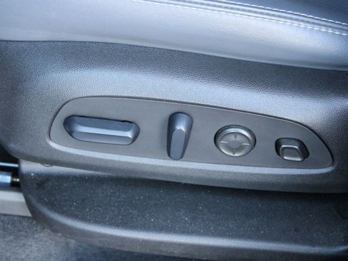 Used 2024 Buick Enclave Premium image 13