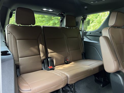 New 2026 Chevrolet Tahoe High Country w/ LPO, Get Active Package AWD/4WD image 38