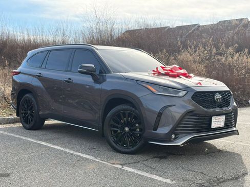 Used 2023 Toyota Highlander XSE image 1