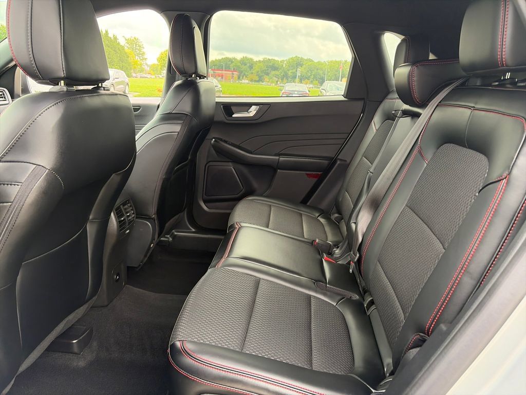 Used 2024 Ford Escape ST-Line w/ Tech Pack #1 AWD/4WD image 27