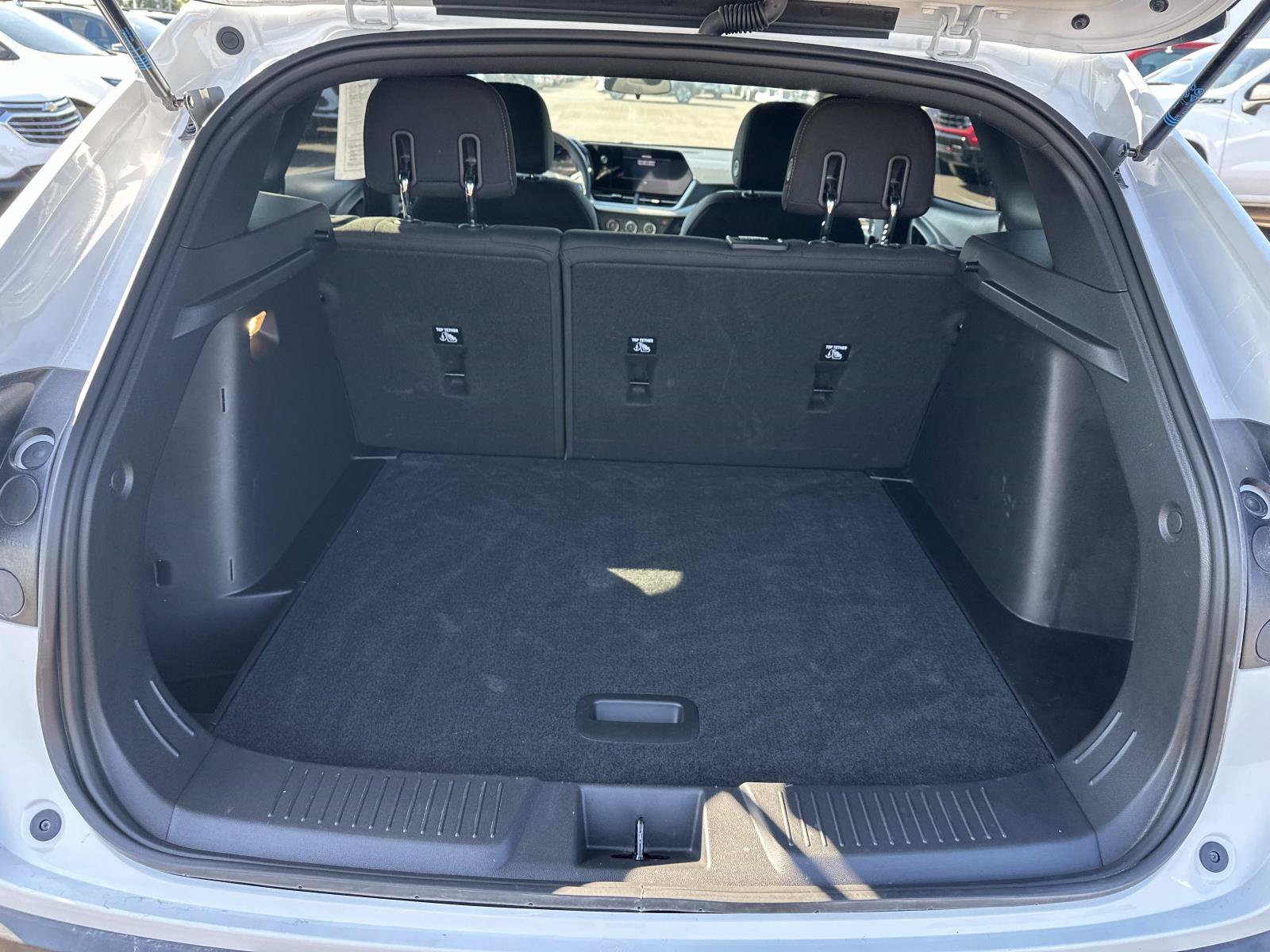 Certified 2024 Chevrolet Trax RS w/ Sunroof Package FWD image 9