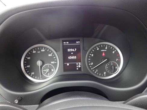 Used 2021 Mercedes-Benz Metris image 16
