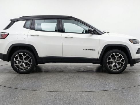 Used 2025 Jeep Compass Limited AWD/4WD image 11