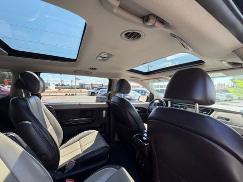 Used 2016 Kia Sedona SX Limited FWD image 21