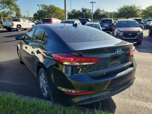 Used 2017 Hyundai Elantra SE FWD image 3
