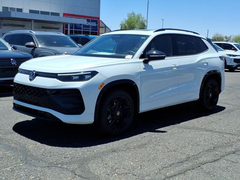 New 2026 Volkswagen Tiguan SE R-Line AWD/4WD image 3