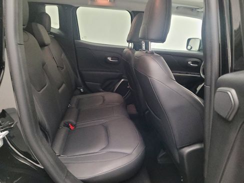 Used 2018 Jeep Renegade Limited w/ UConnect 8.4 Nav Group AWD/4WD image 19