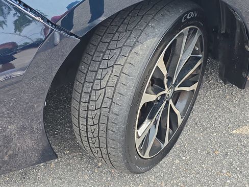 Used 2018 Toyota Corolla SE FWD image 32