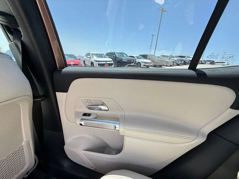 Used 2023 Mercedes-Benz GLB 250 image 21