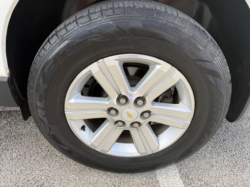 Used 2014 Chevrolet Traverse LT FWD image 9
