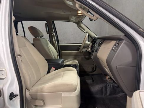 Used 2010 Ford Expedition XLT AWD/4WD image 19
