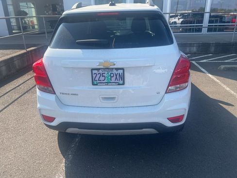 Used 2019 Chevrolet Trax LT w/ LT Convenience Package image 5
