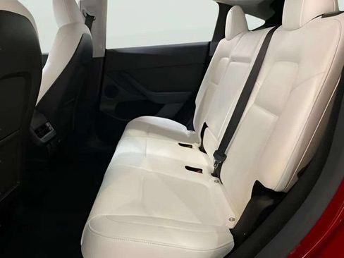 Used 2024 Tesla Model Y 2WD image 19