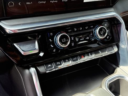 Used 2025 GMC Sierra 1500 Denali Ultimate image 14