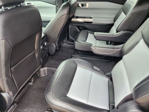 Used 2023 Ford Explorer XLT w/ Equipment Group 202A image 32