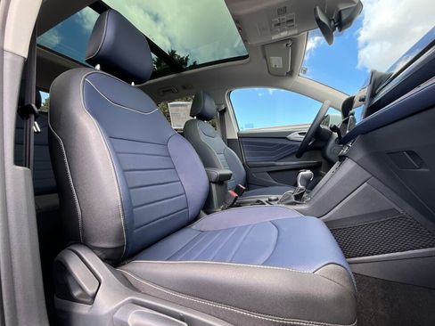 New 2025 Volkswagen Taos SEL image 11