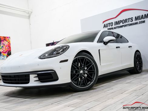 Used 2018 Porsche Panamera image 3