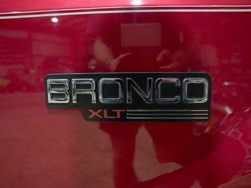 Used 1995 Ford Bronco XLT AWD/4WD image 25