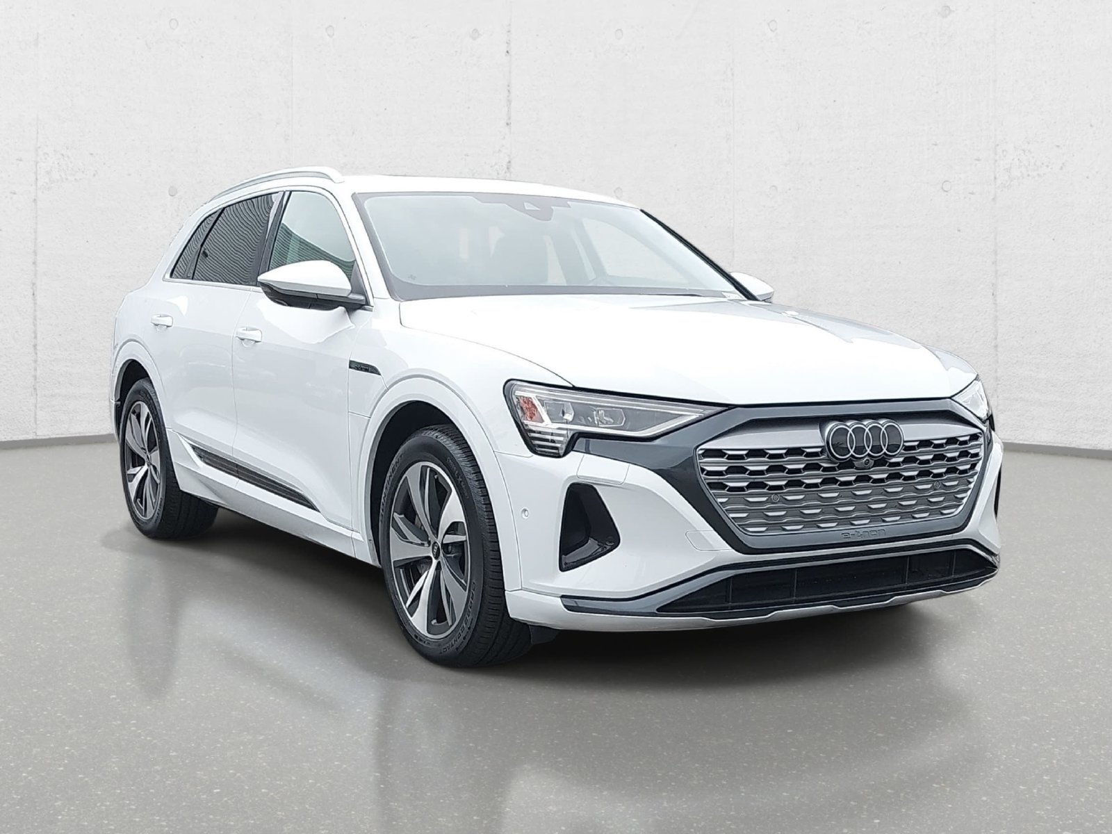 Used 2024 Audi Q8 e-tron Premium Plus w/ Premium Plus Package AWD/4WD image 3