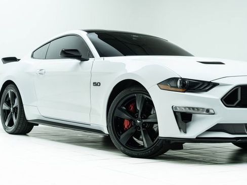 Used 2021 Ford Mustang GT Premium w/ Black Accent Package image 3