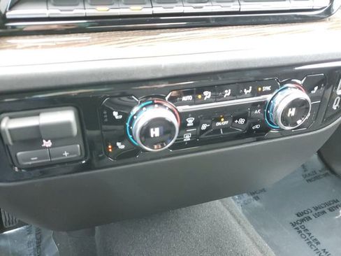 New 2026 GMC Sierra 1500 Elevation image 17