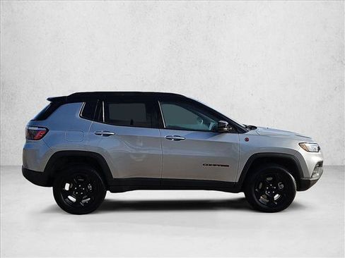 Used 2023 Jeep Compass Trailhawk AWD/4WD image 4