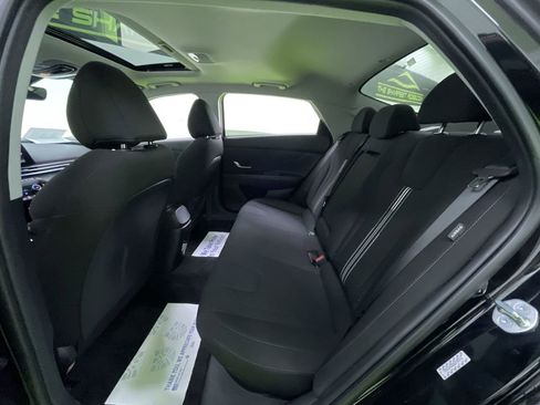 Used 2024 Hyundai Elantra SEL w/ Convenience Package image 27