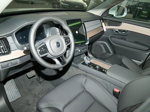 New 2026 Volvo XC90 B6 Plus w/ Protection Package image 12