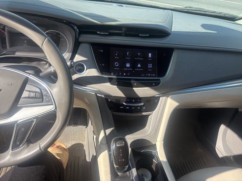 Used 2020 Cadillac XT5 Premium Luxury w/ LPO, Floor Liner Package image 10