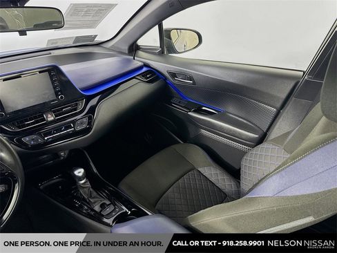 Used 2020 Toyota C-HR XLE image 22