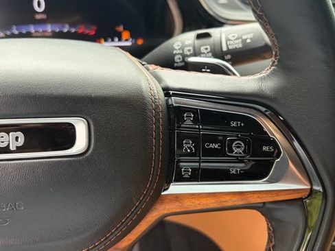 Used 2022 Jeep Grand Cherokee Summit AWD/4WD image 23