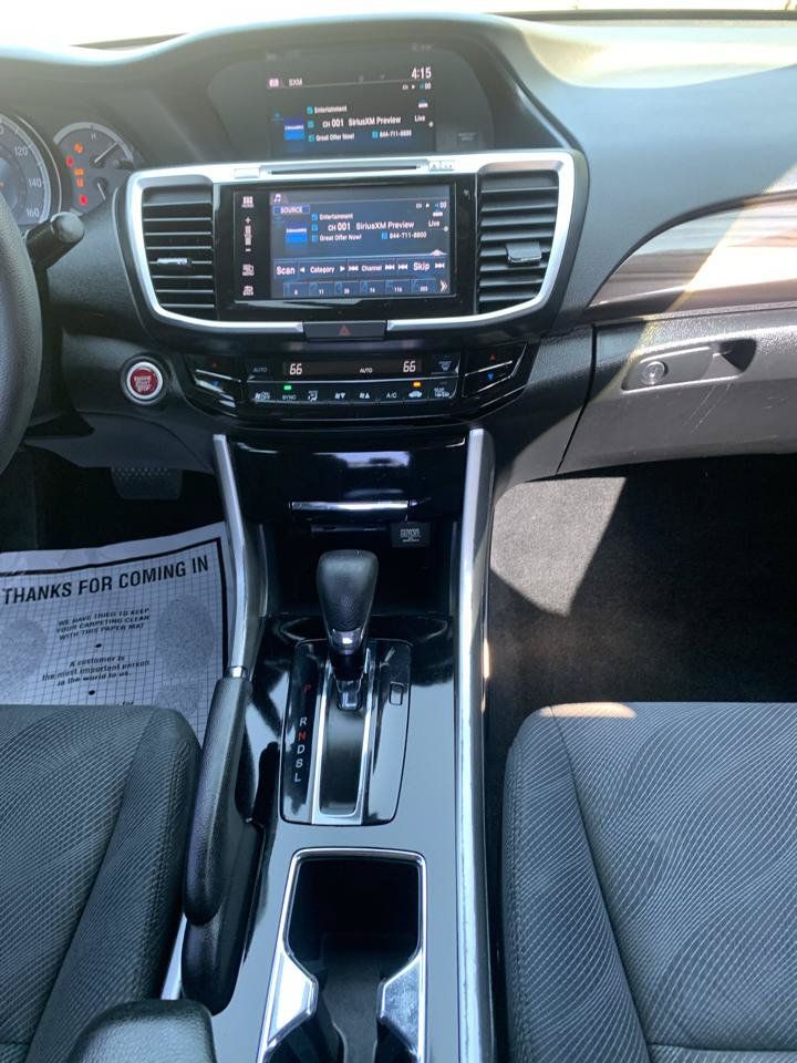 Used 2017 Honda Accord EX image 11