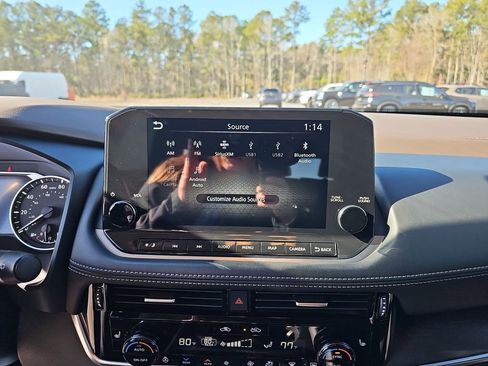 Used 2021 Nissan Rogue SL w/ Premium Package image 26