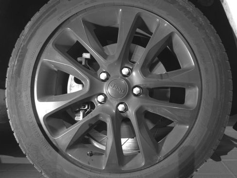 Used 2021 Jeep Grand Cherokee Laredo X RWD image 11