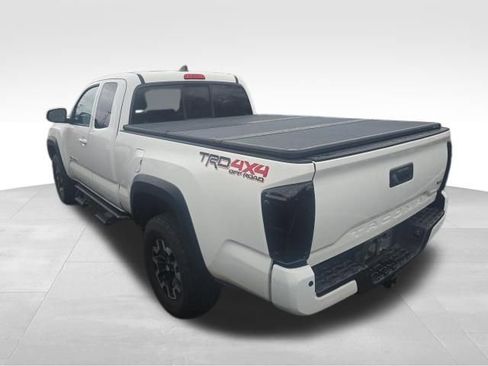 Used 2021 Toyota Tacoma TRD Off-Road w/ TRD Premium Off Road Package image 3