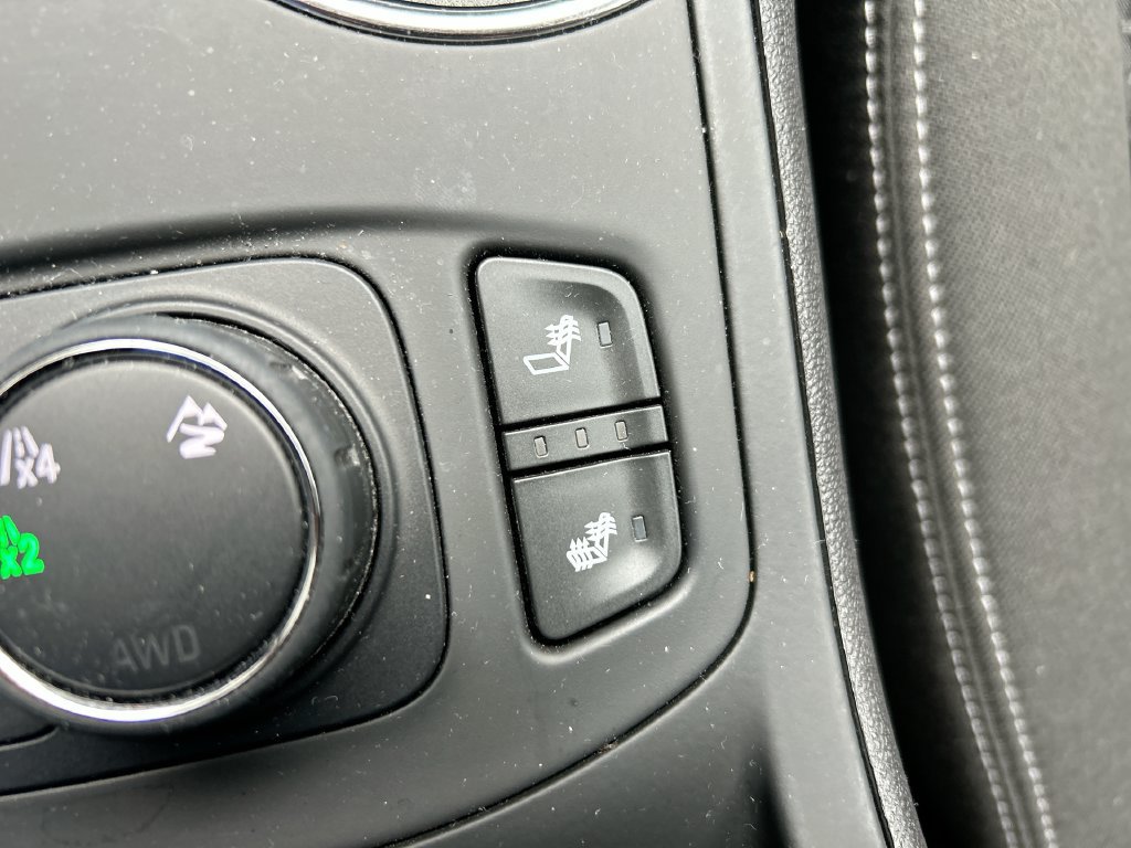 Used 2024 GMC Terrain SLE w/ Driver Convenience Package AWD/4WD image 30