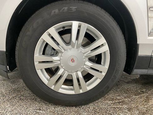 Used 2010 Cadillac SRX Luxury image 22