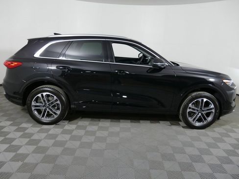 Certified 2025 Audi Q5 2.0T Premium Plus w/ Premium Plus image 2