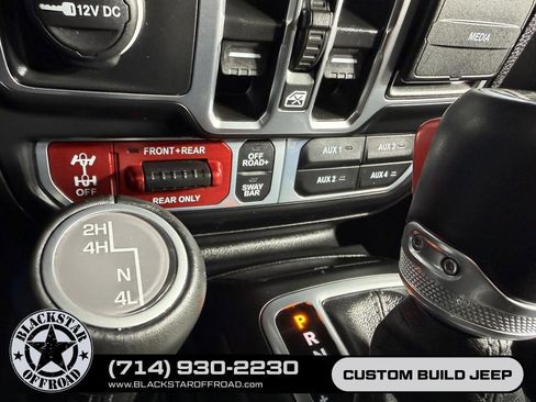 Used 2024 Jeep Gladiator Rubicon w/ Technology Group AWD/4WD image 26